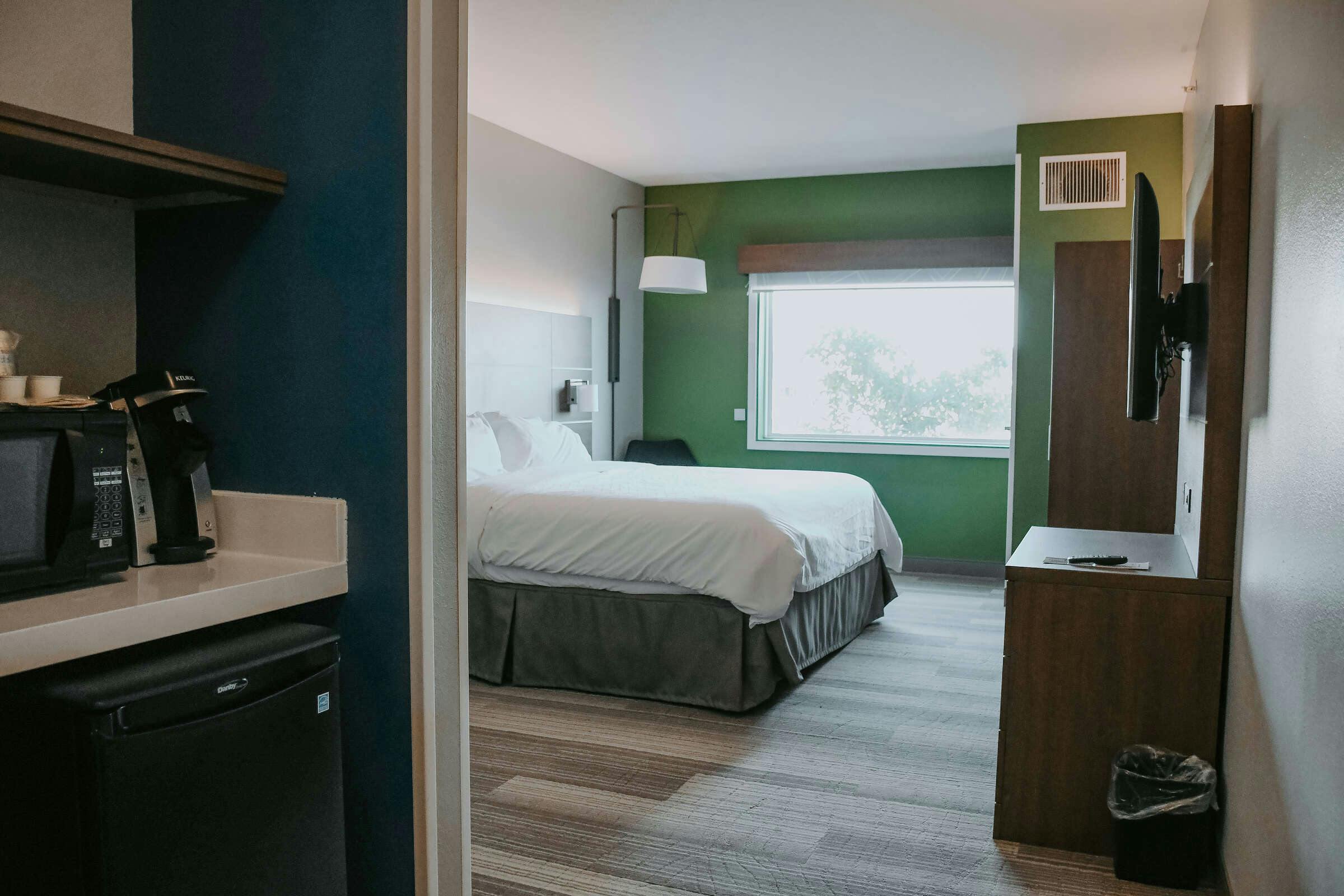Holiday Inn Express Hotel & Suites Lincoln South