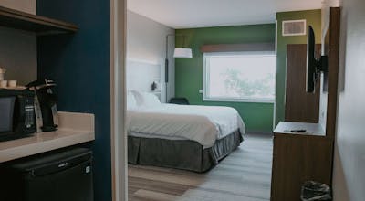 Holiday Inn Express Hotel & Suites Lincoln South