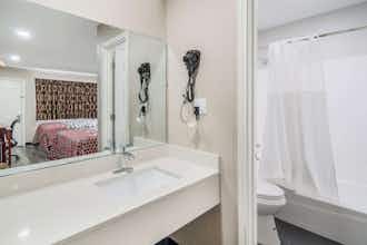 Hotel Super 8 Waco North I 35 photo 5