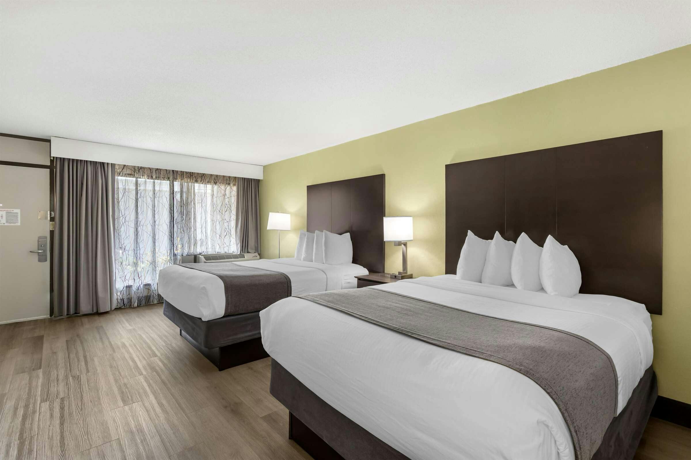 Hotel Best Western Asheville Tunnel Road photo 4