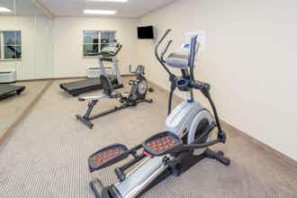 Hotel Baymont Grand Forks photo 2