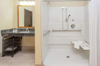 Hotel Baymont Grand Forks photo 3