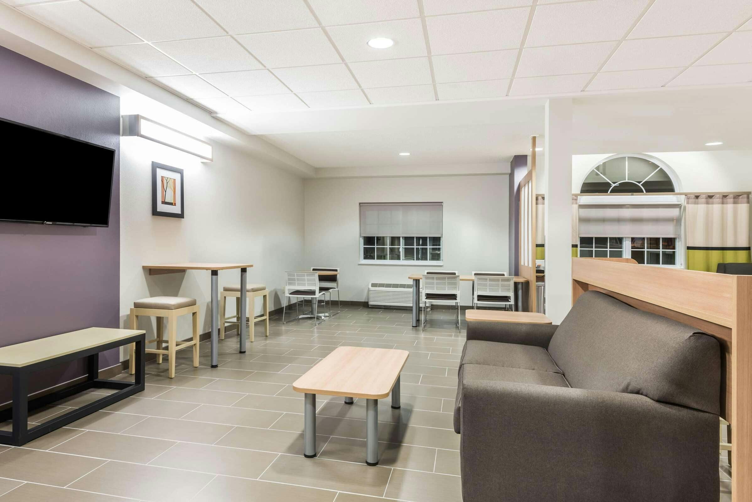 Hotel Microtel Beaver Falls photo 2