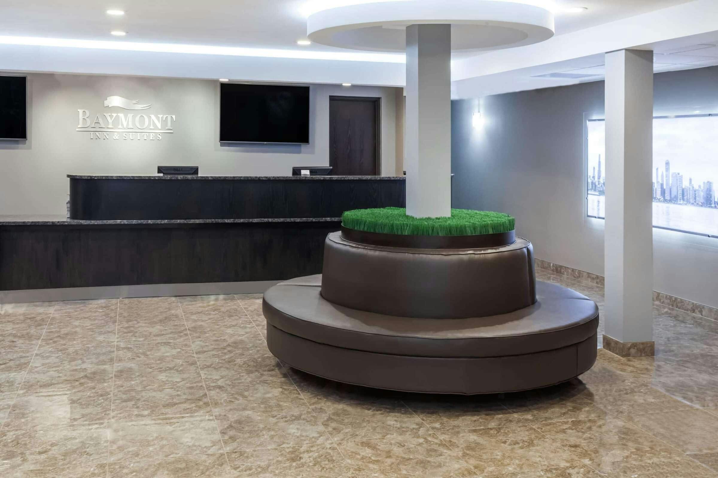 Hotel Baymont Glenview photo 1