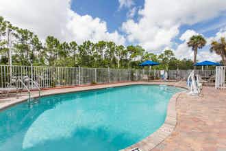 Hotel Days Inn/Stes Fort Pierce I-95 photo 1