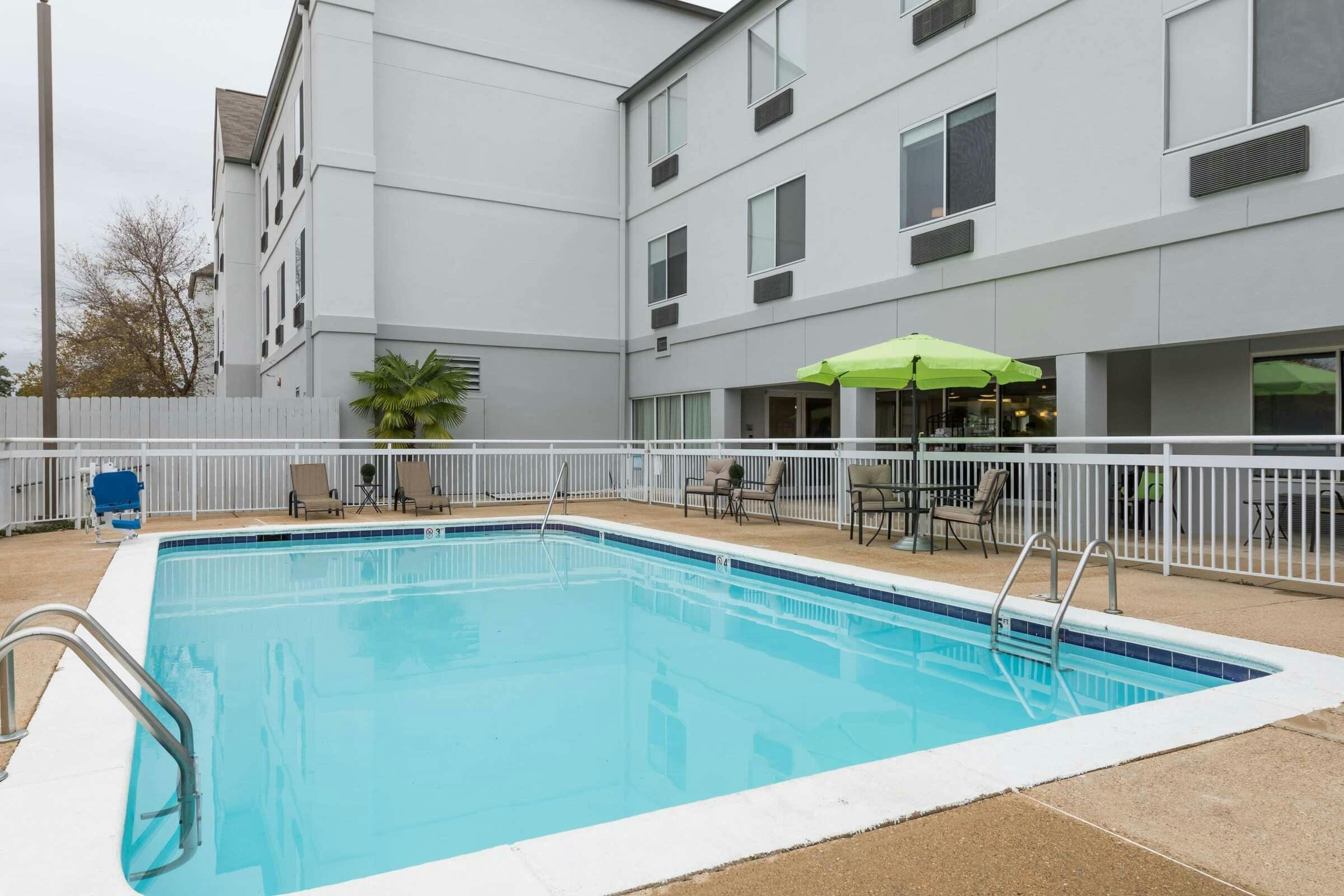 Hotel Wingate Shreveport Arprt photo 1