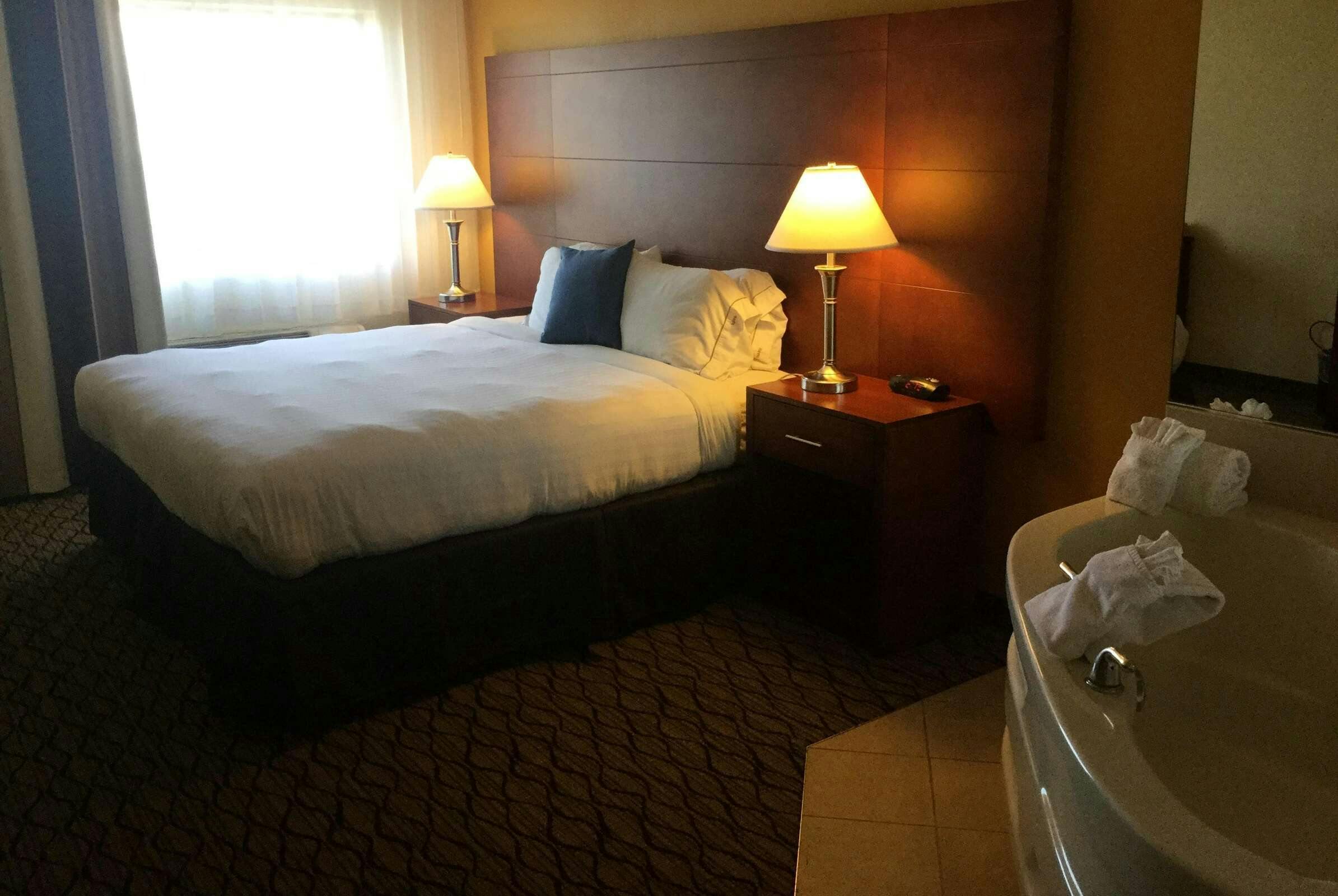 Hotel Baymont Mishawaka photo 3