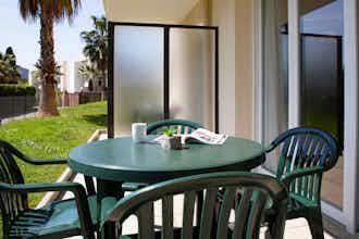 Hotel Comfort Aparthotel Cannes Mandelieu photo 2