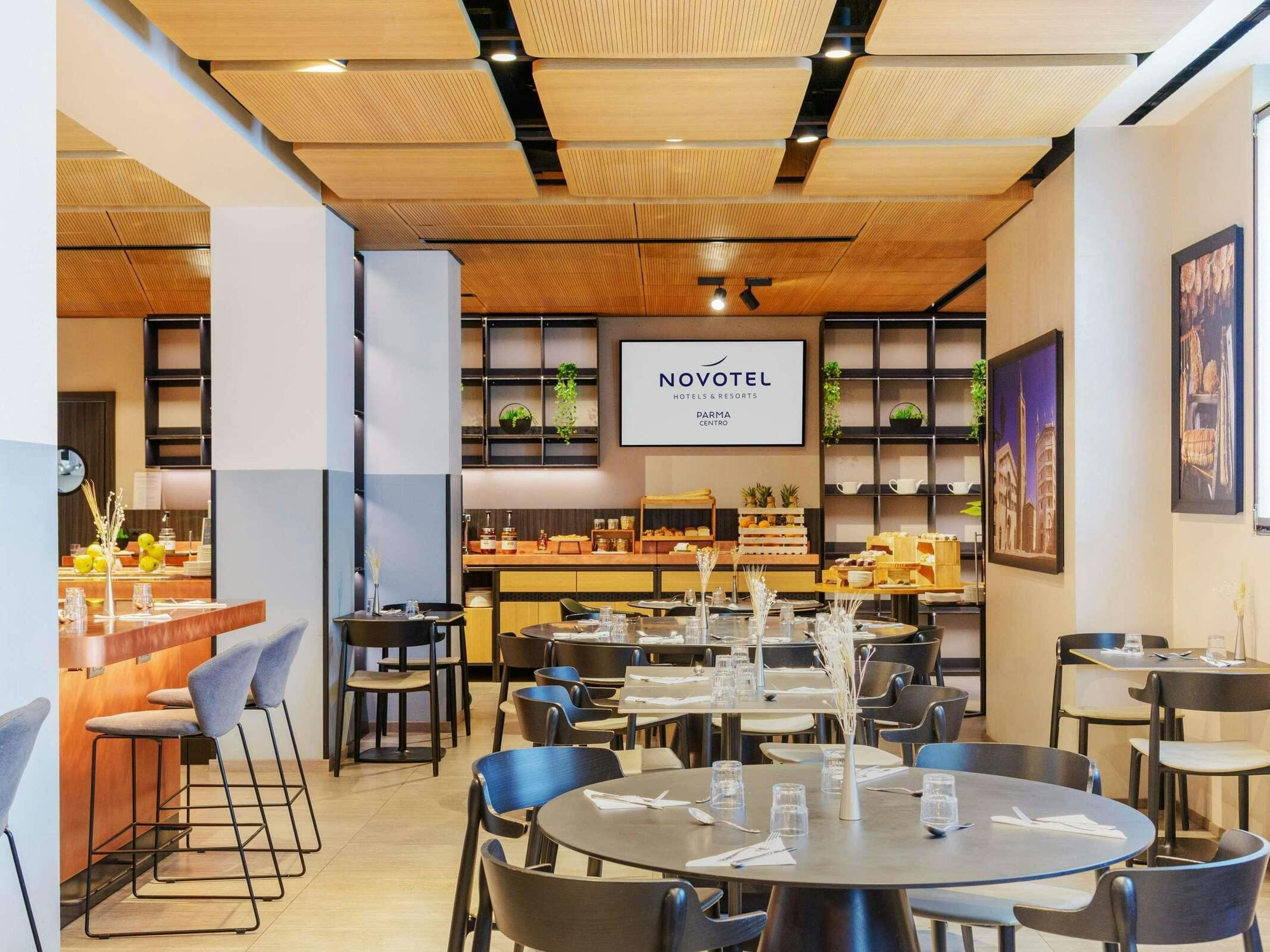 Hotel Novotel Parma Centro photo 2