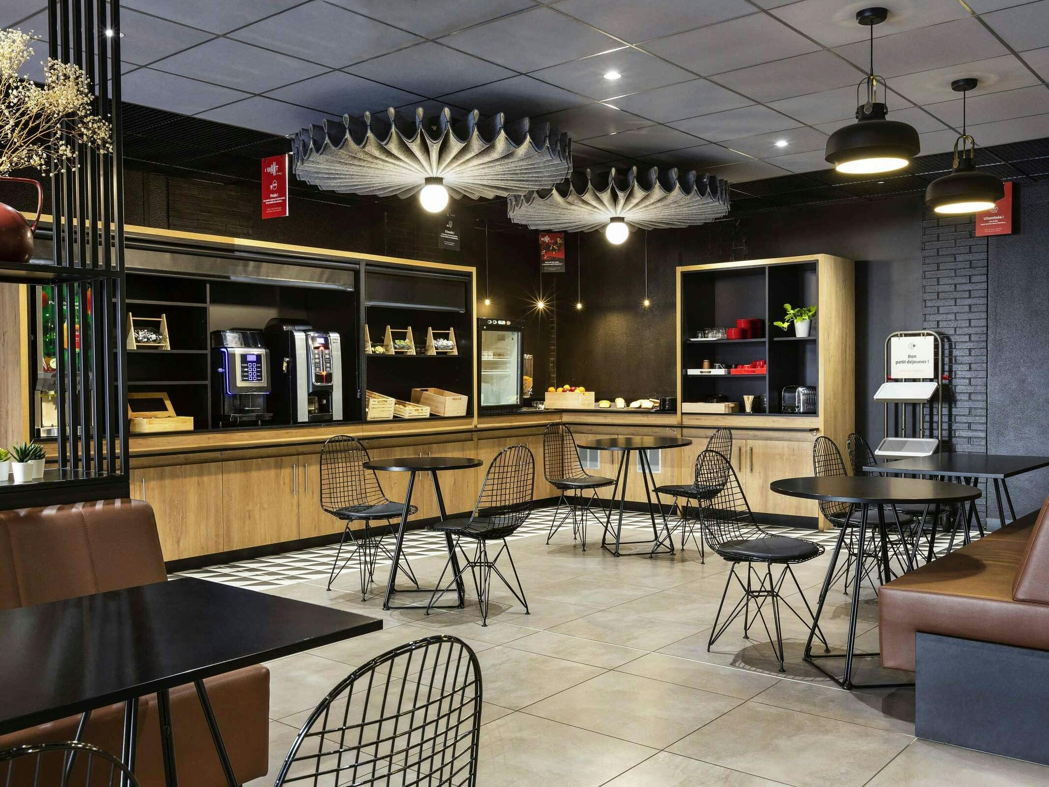 Hotel Ibis Marseille Centre Prefecture photo 1