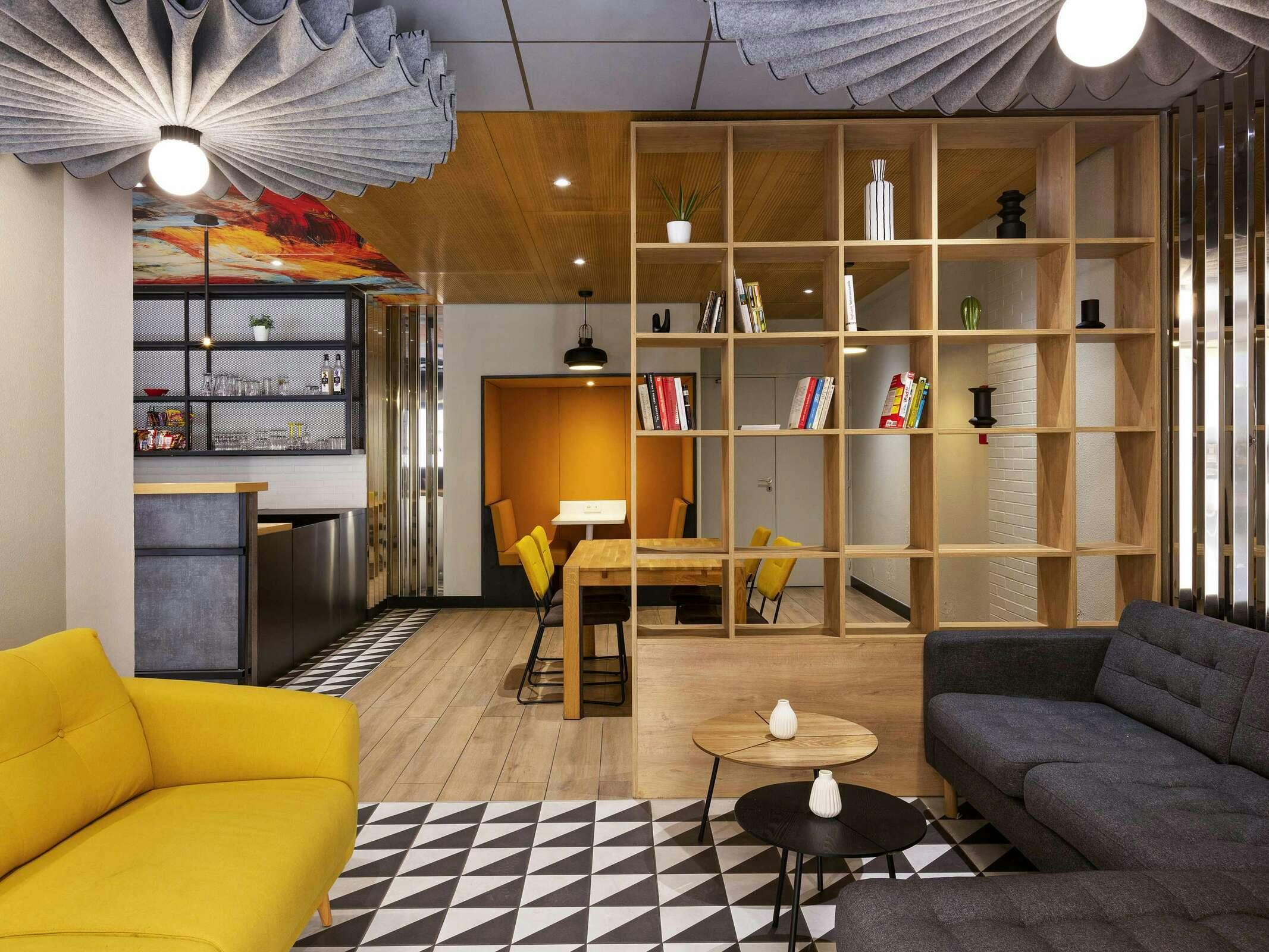 Hotel Ibis Marseille Centre Prefecture photo 3