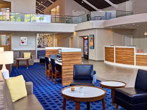 Hotel Sonesta Simply Suites Memphis East Poplar Pike photo 3