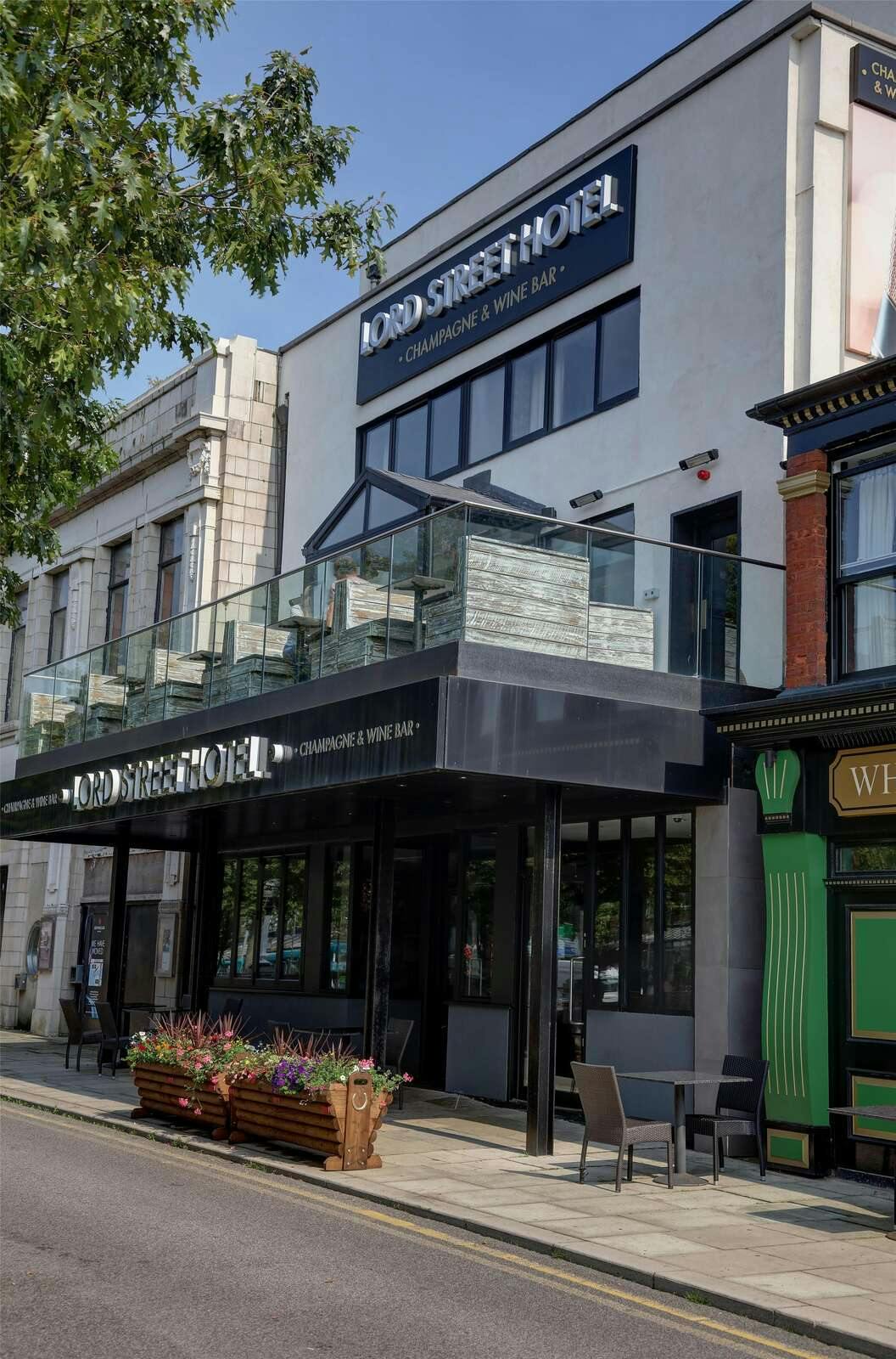 Hotel The Lord Street Hotel, Bw Signature Collection photo 1