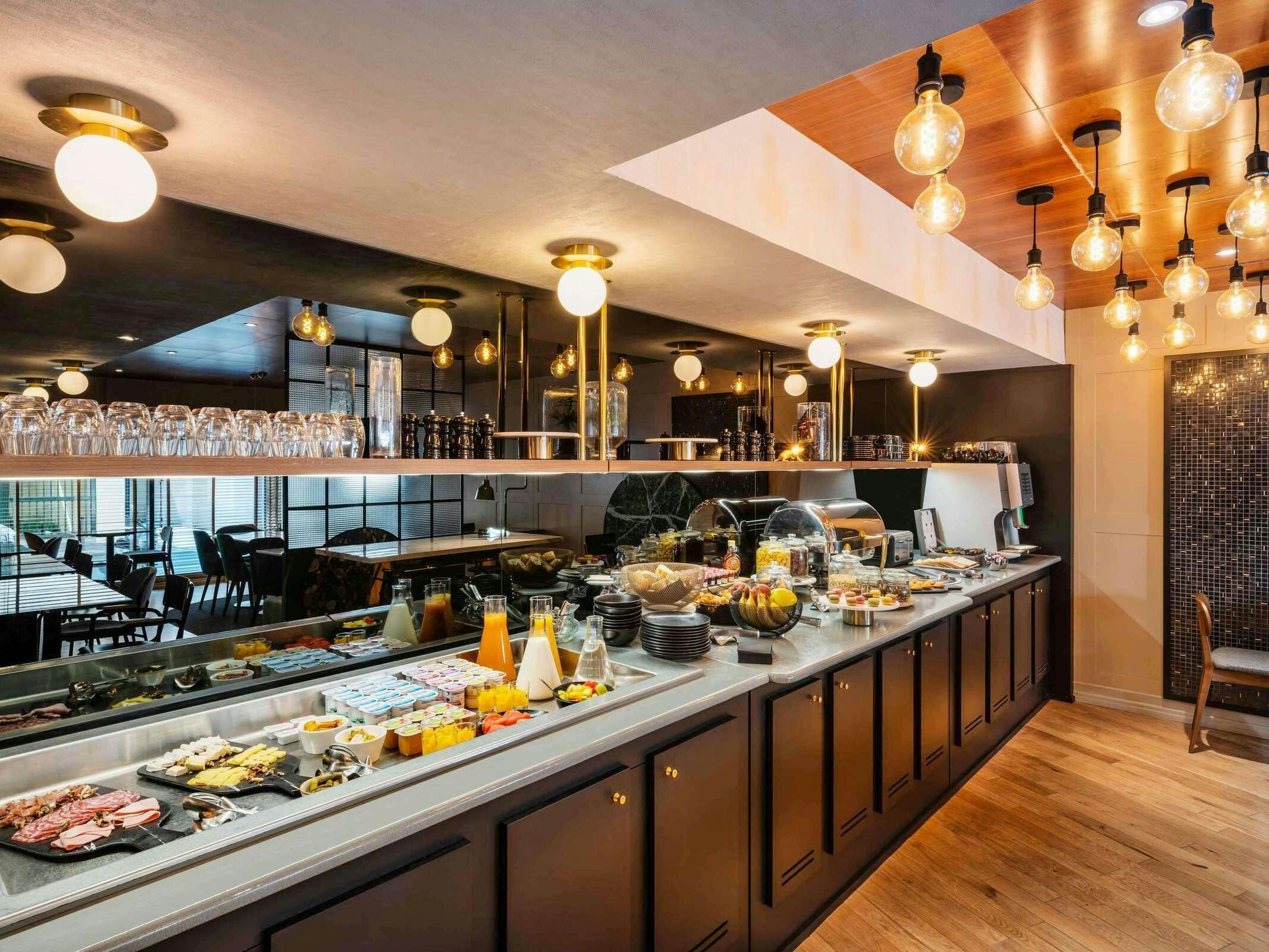 Hotel Mercure Paris Montparnasse Pasteur photo 3