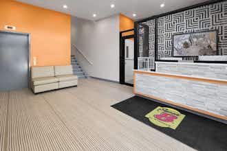 Hotel Super 8 Bronx Stadium photo 5