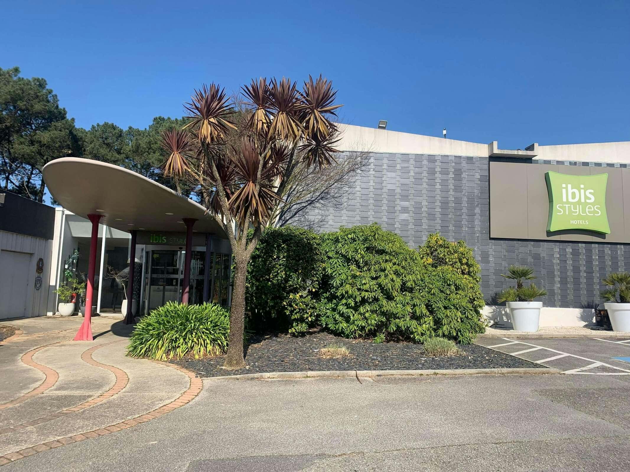 Hotel Ibis Styles Lorient Caudan photo 1