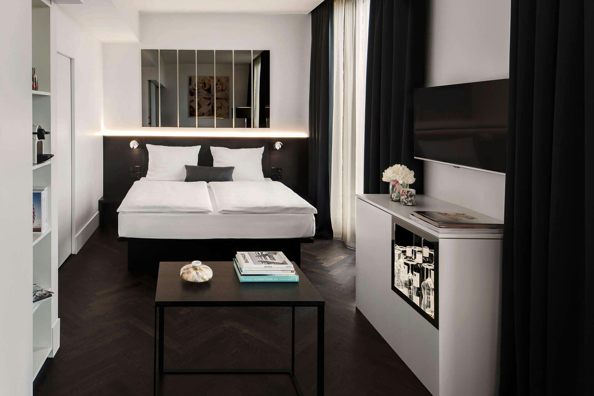 Hotel AMANO Grand Central photo 5