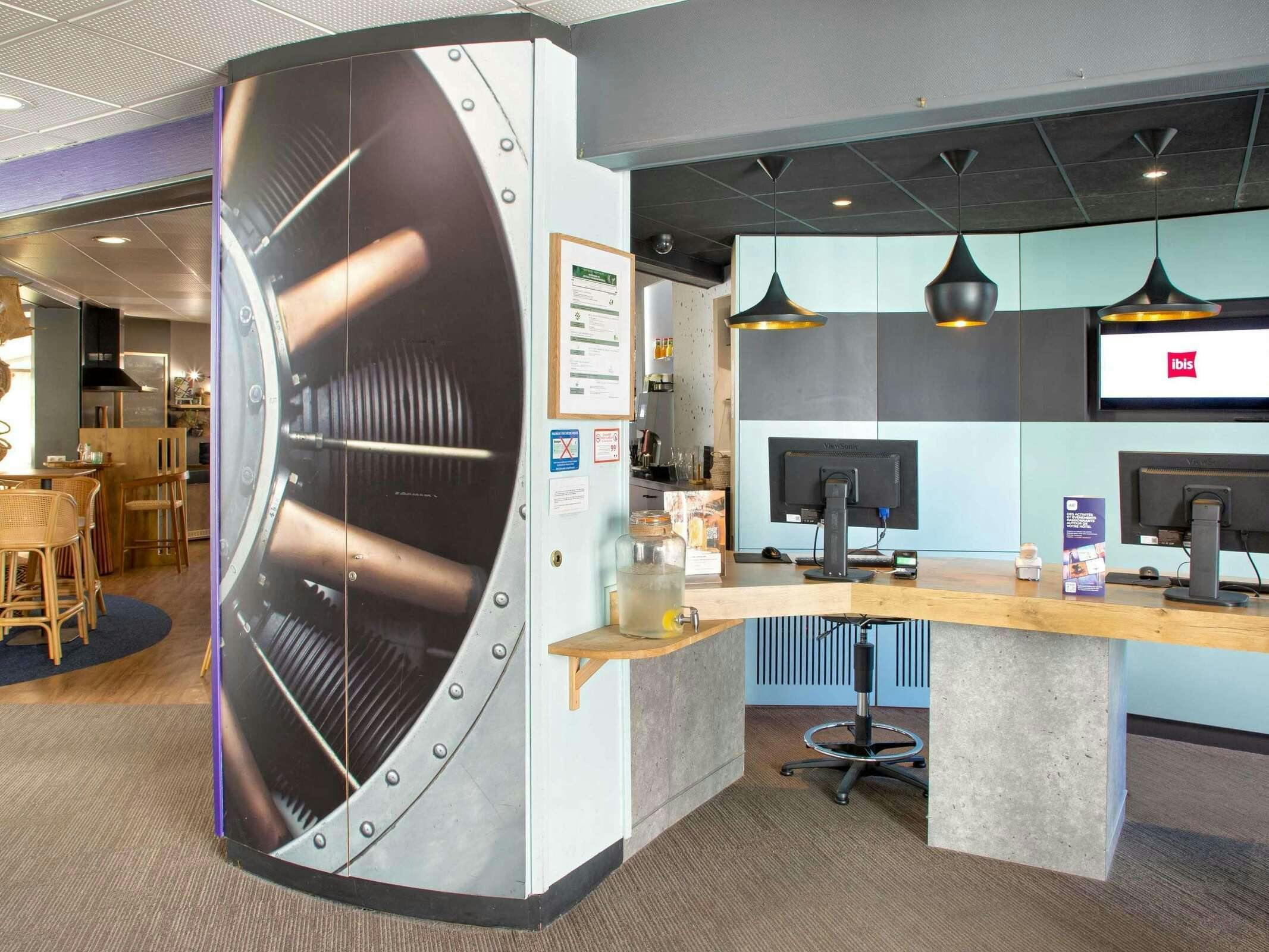 Ibis Salon De Provence Sud