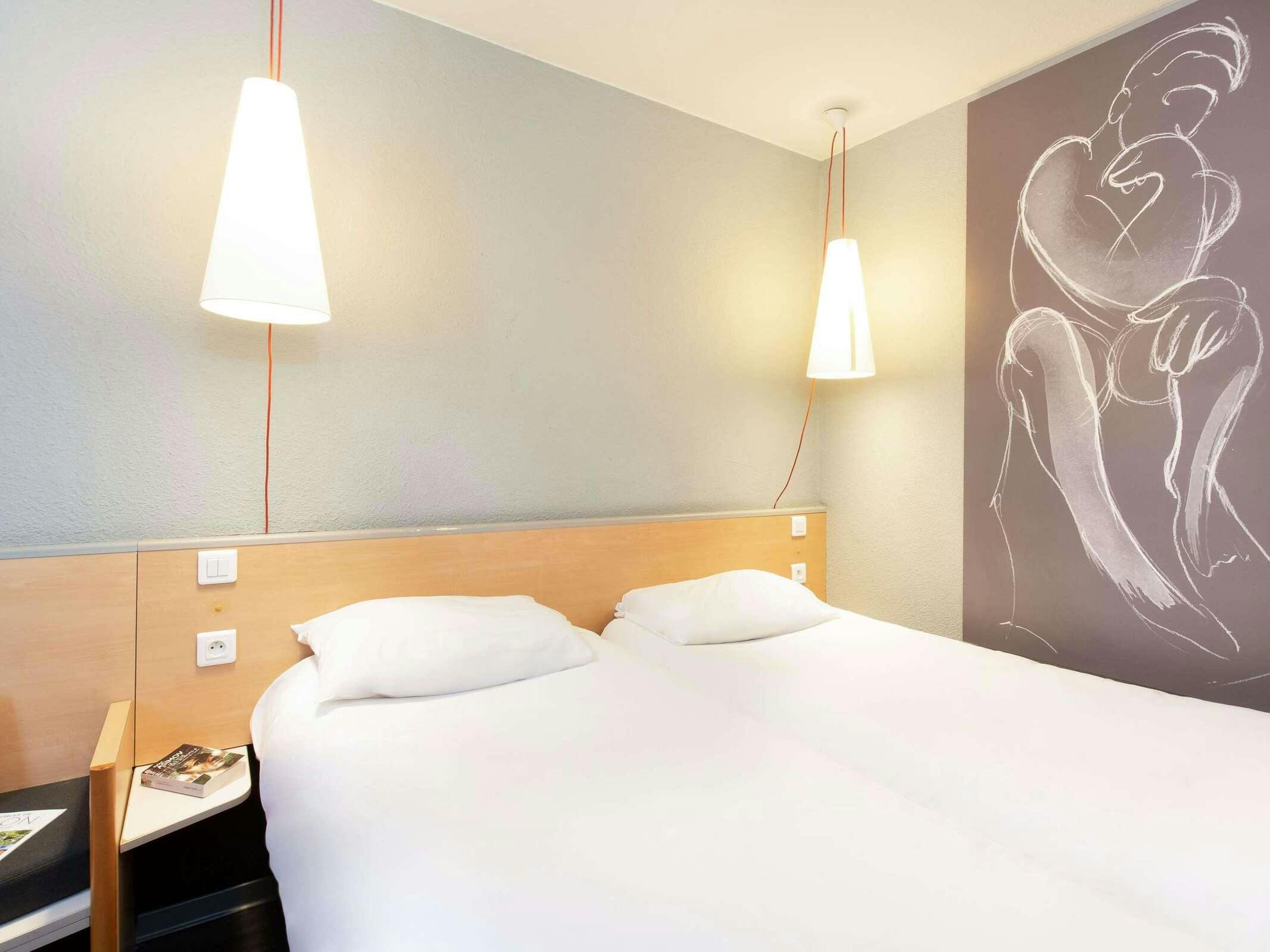 Hotel Ibis Salon De Provence Sud photo 1