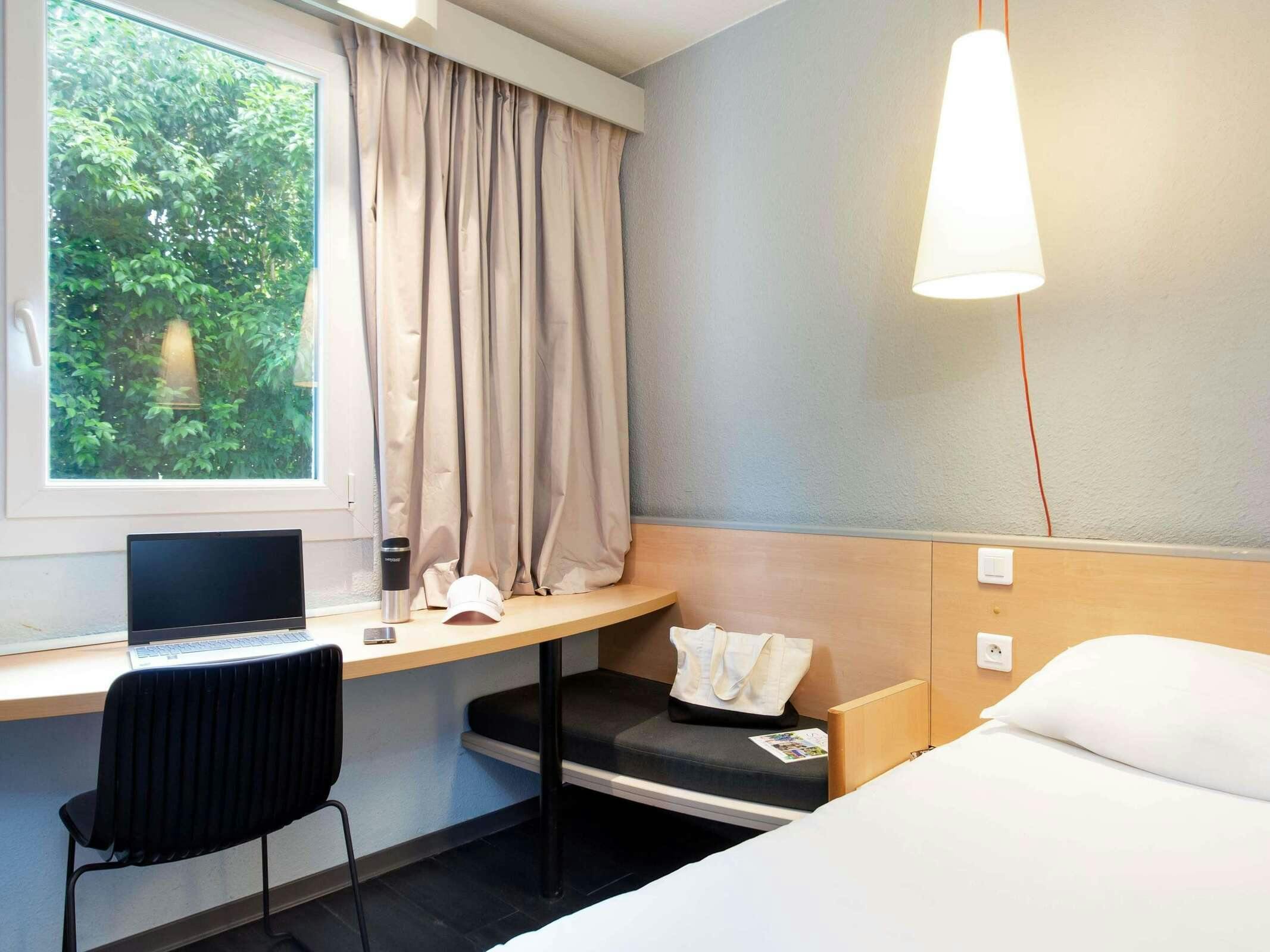 Hotel Ibis Salon De Provence Sud photo 2