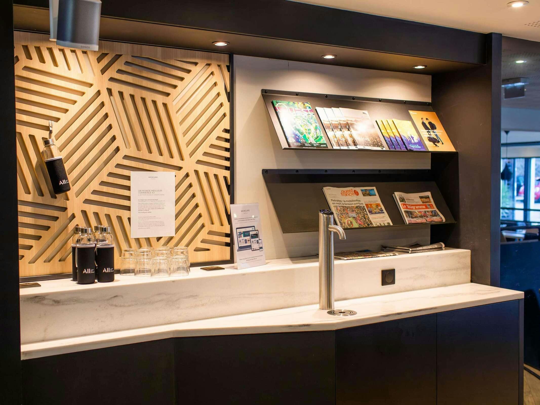 Hotel Hôtel Mercure Lorient Centre photo 2