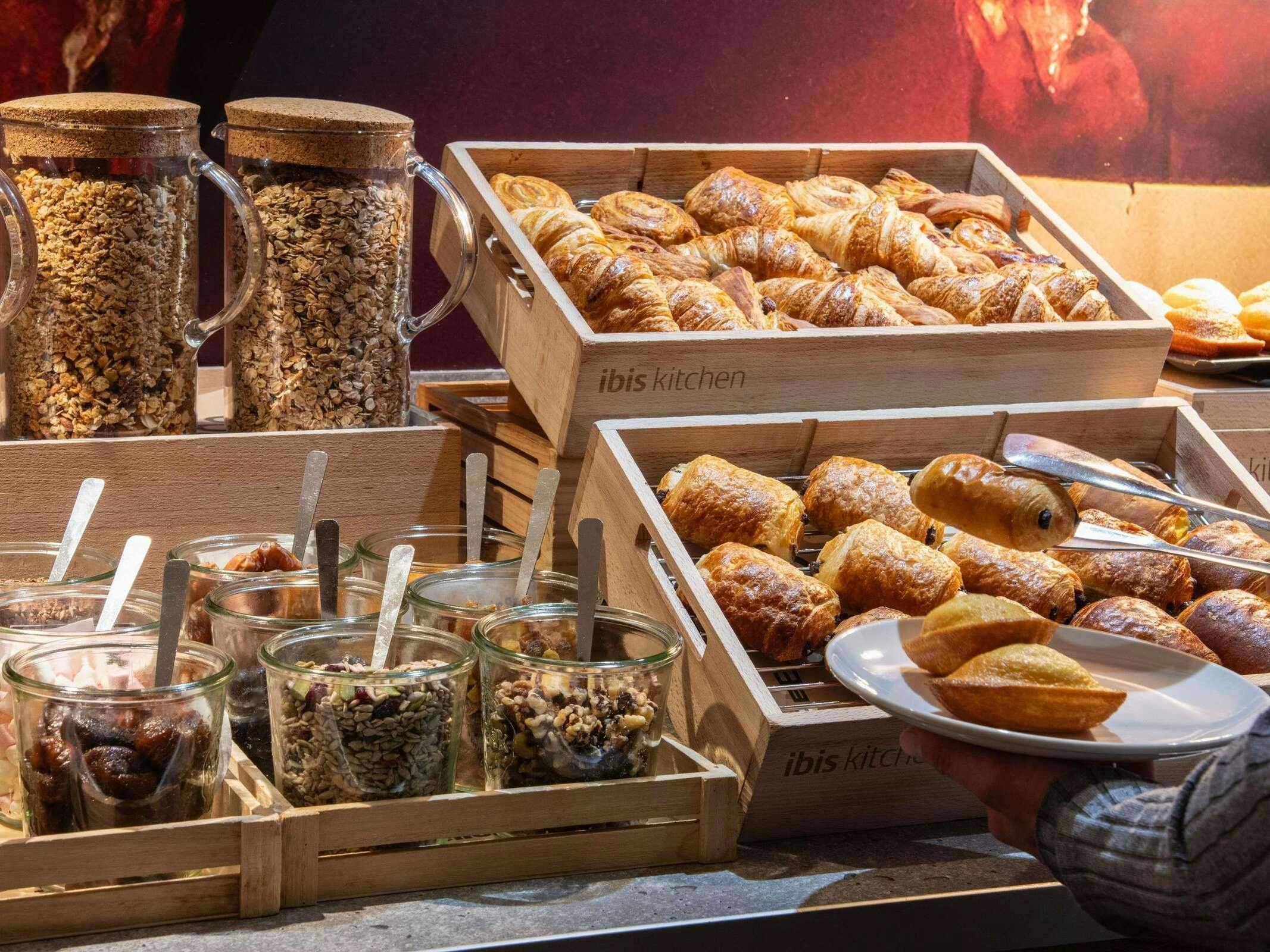 Hotel Ibis Paris Canal Saint Martin photo 4