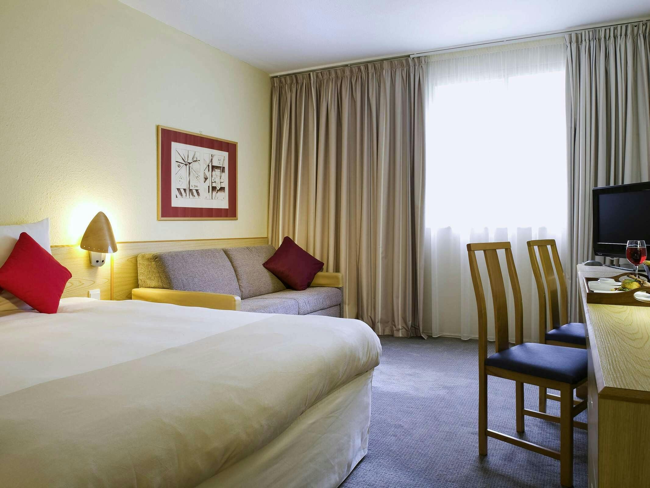 Hotel Novotel Manchester West photo 3