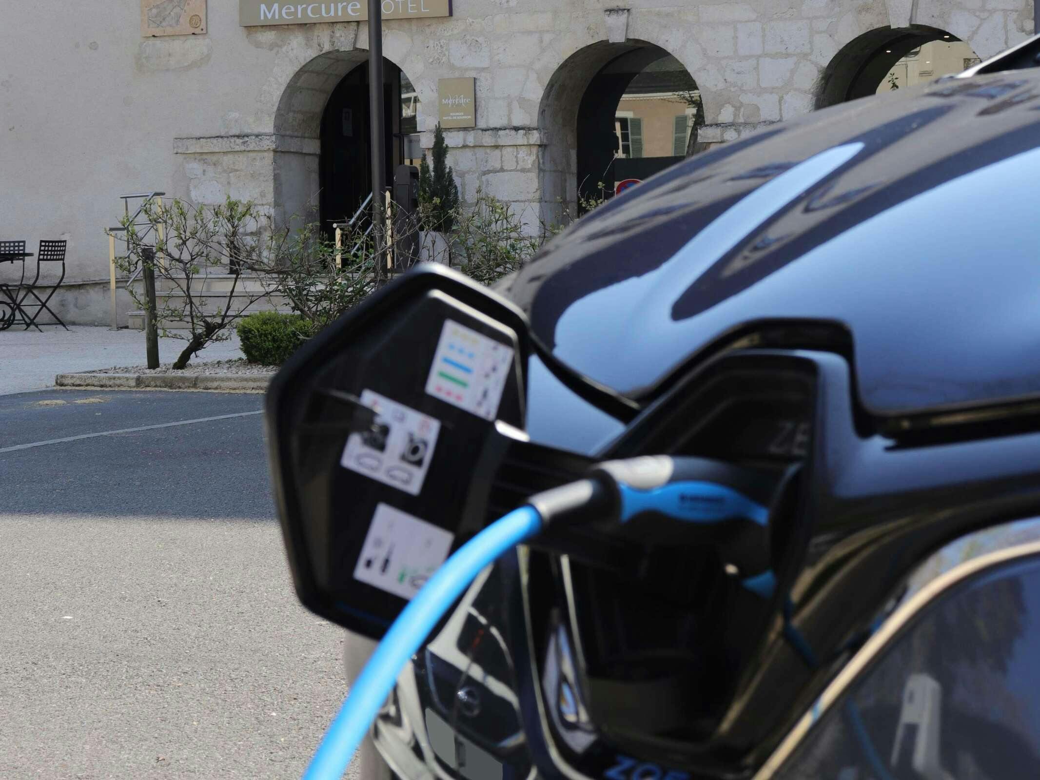 Hotel Hôtel De Bourbon Mercure Bourges photo 5