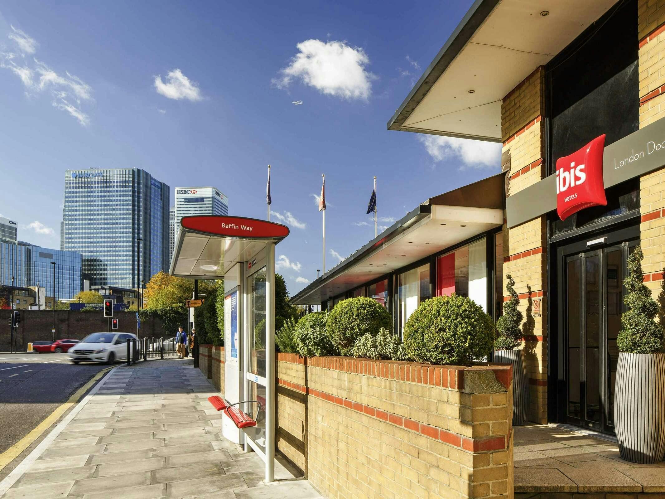 Hotel Ibis London Docklands Canary Wharf photo 2