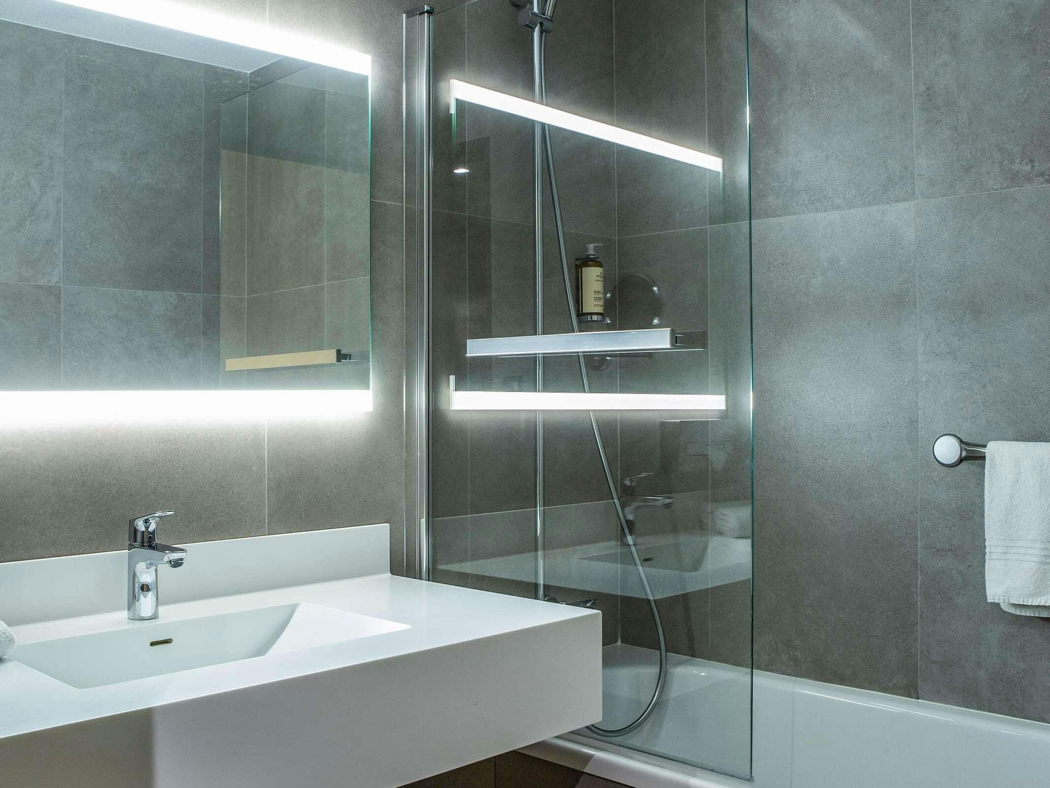 Hotel Hôtel Mercure Vannes Le Port photo 1