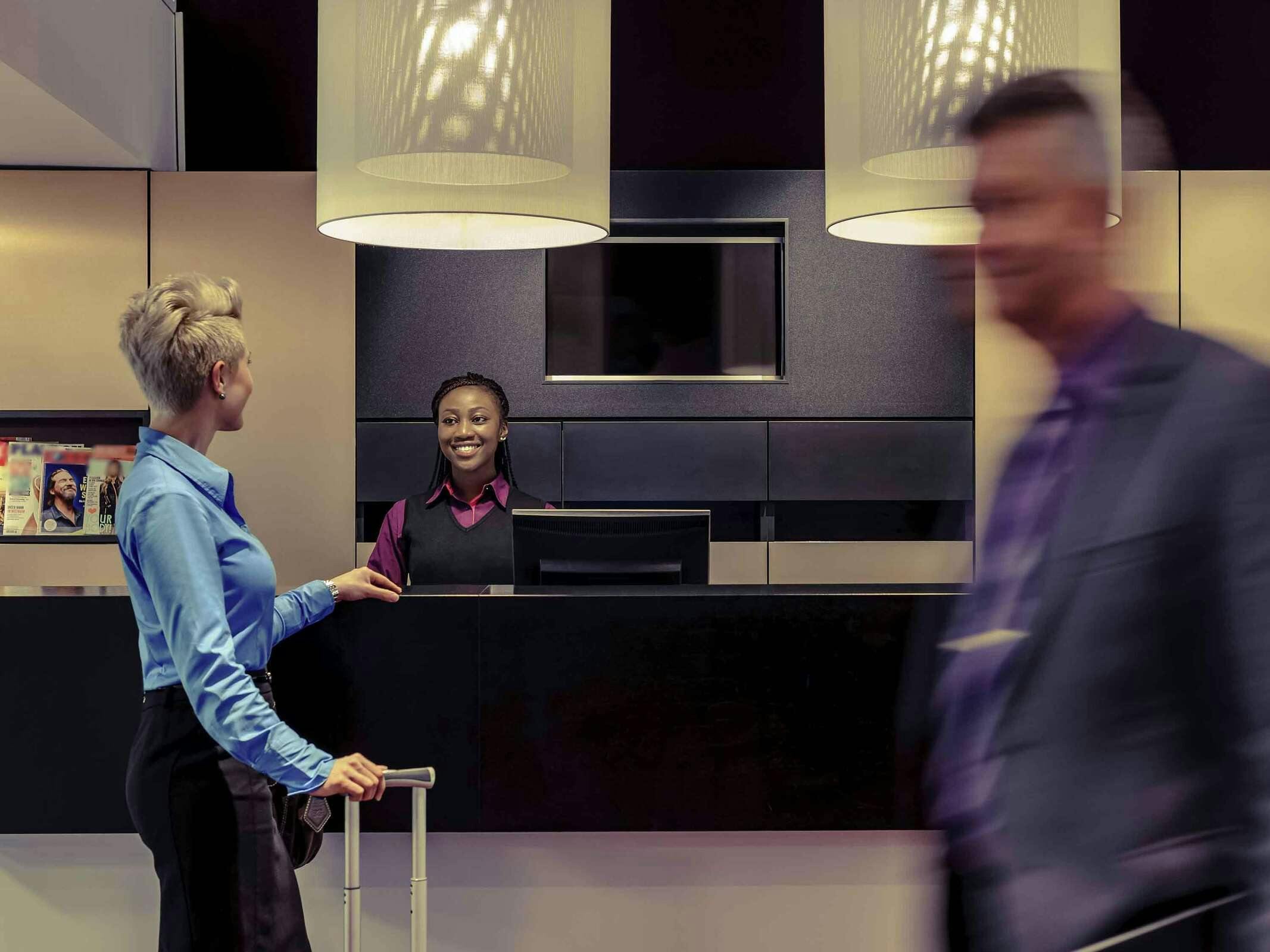 Hotel Congress Hotel Mercure Nuernberg An Der Messe photo 2