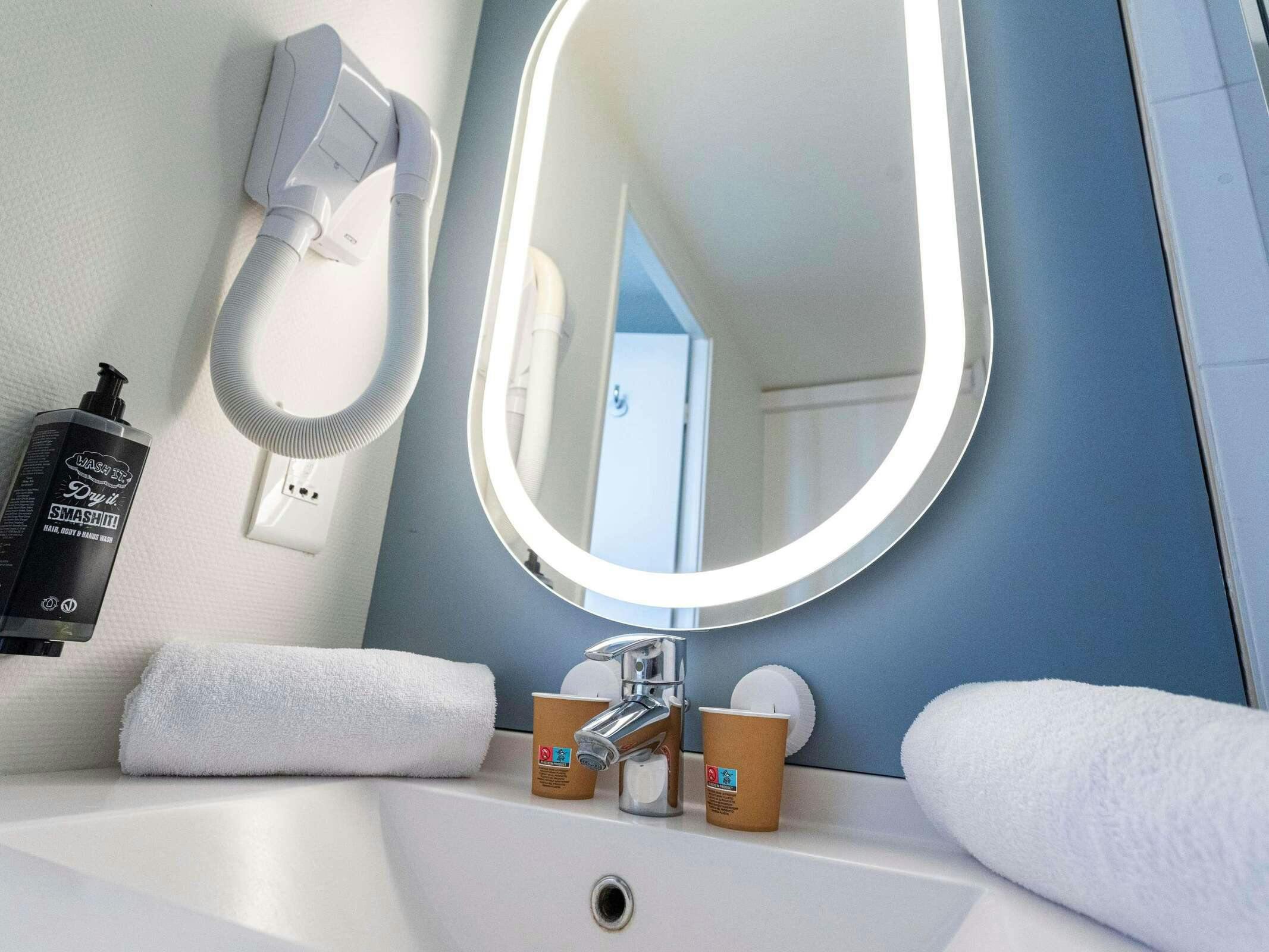 Hotel Ibis Granville Port De Plaisance photo 3