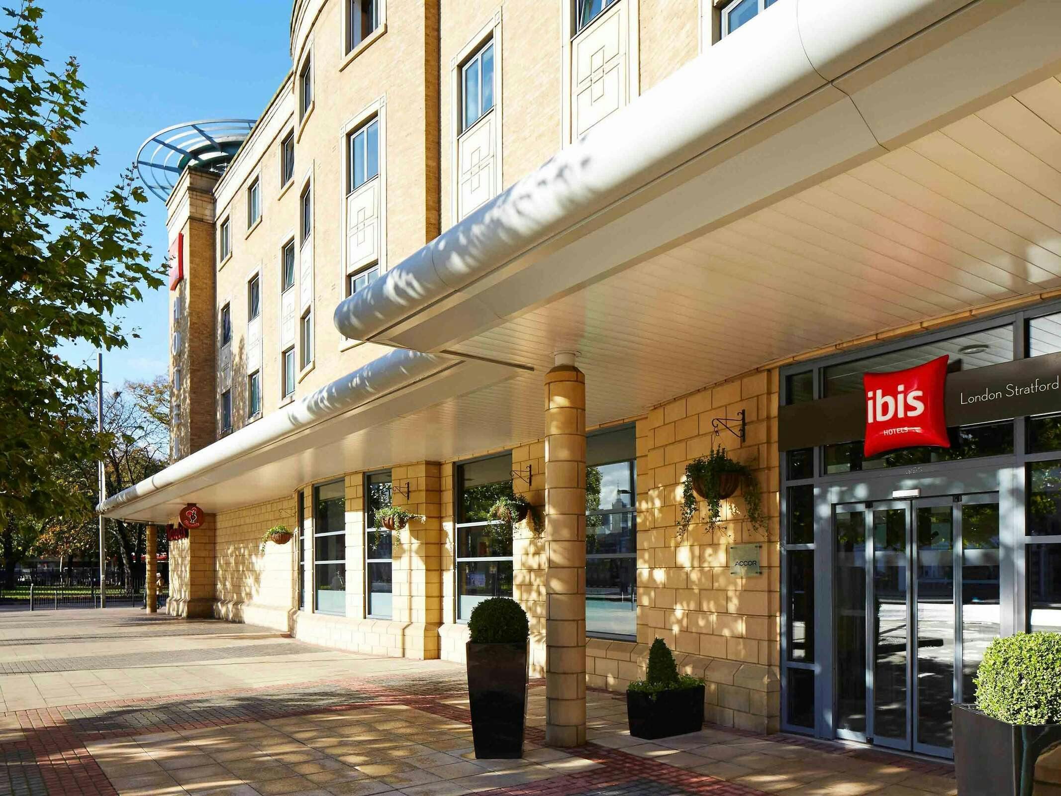Hotel Ibis London Stratford photo 2