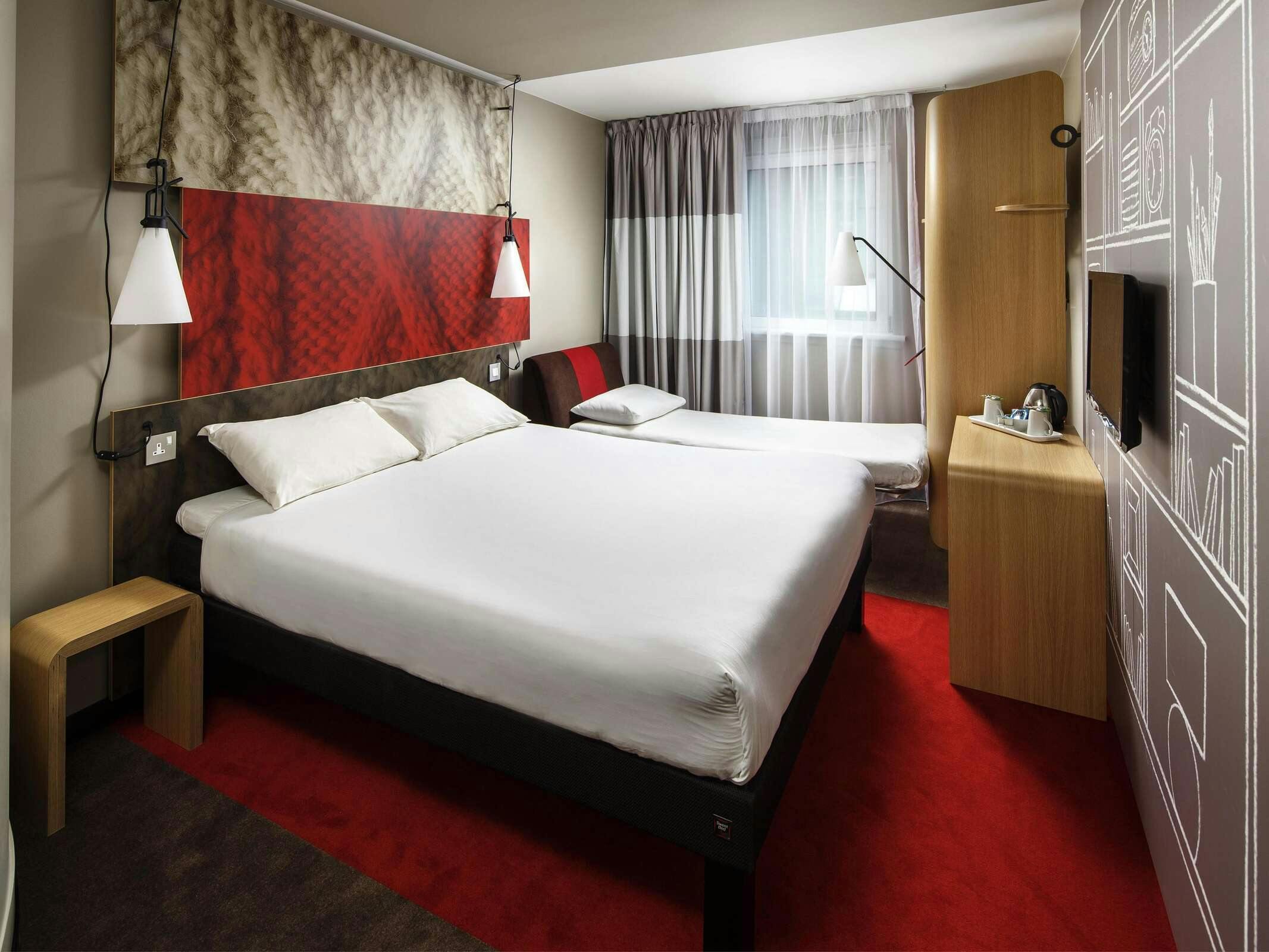 Hotel Ibis Glasgow City Centre Sauchiehall St. photo 4