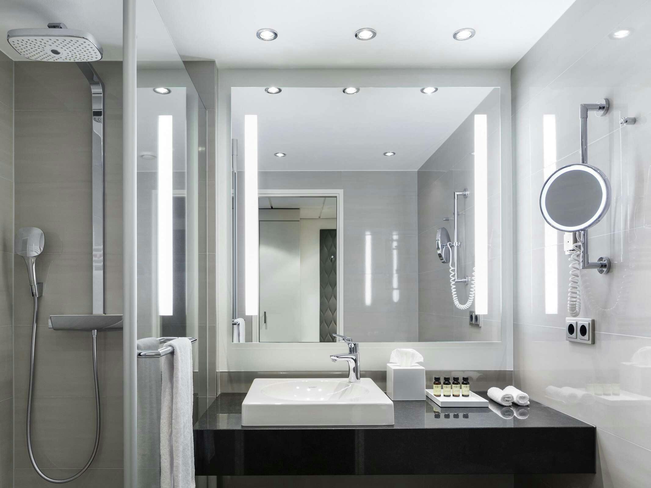 Hotel Pullman Berlin Schweizerhof photo 5