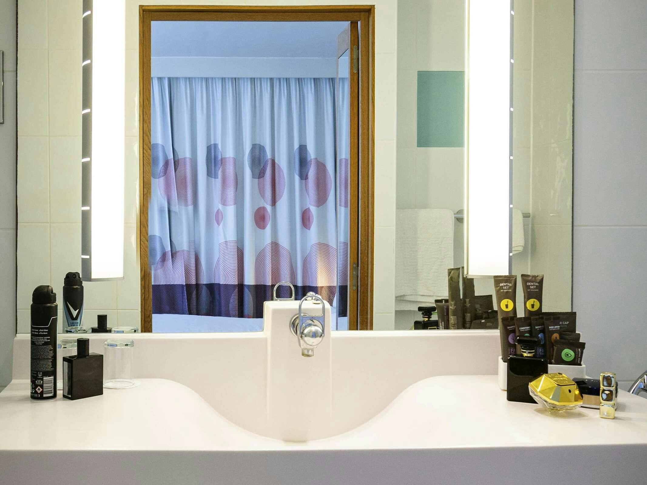 Hotel Novotel Reading Centre photo 5