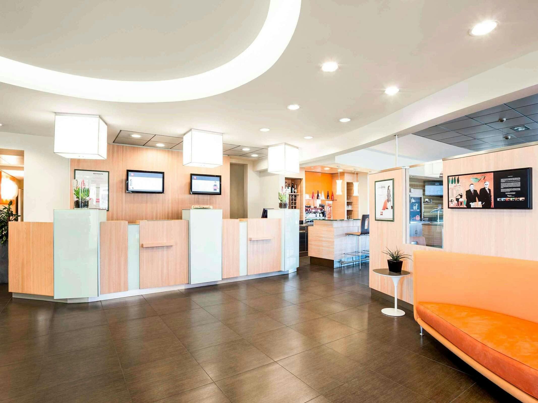 Hotel Ibis Como photo 2