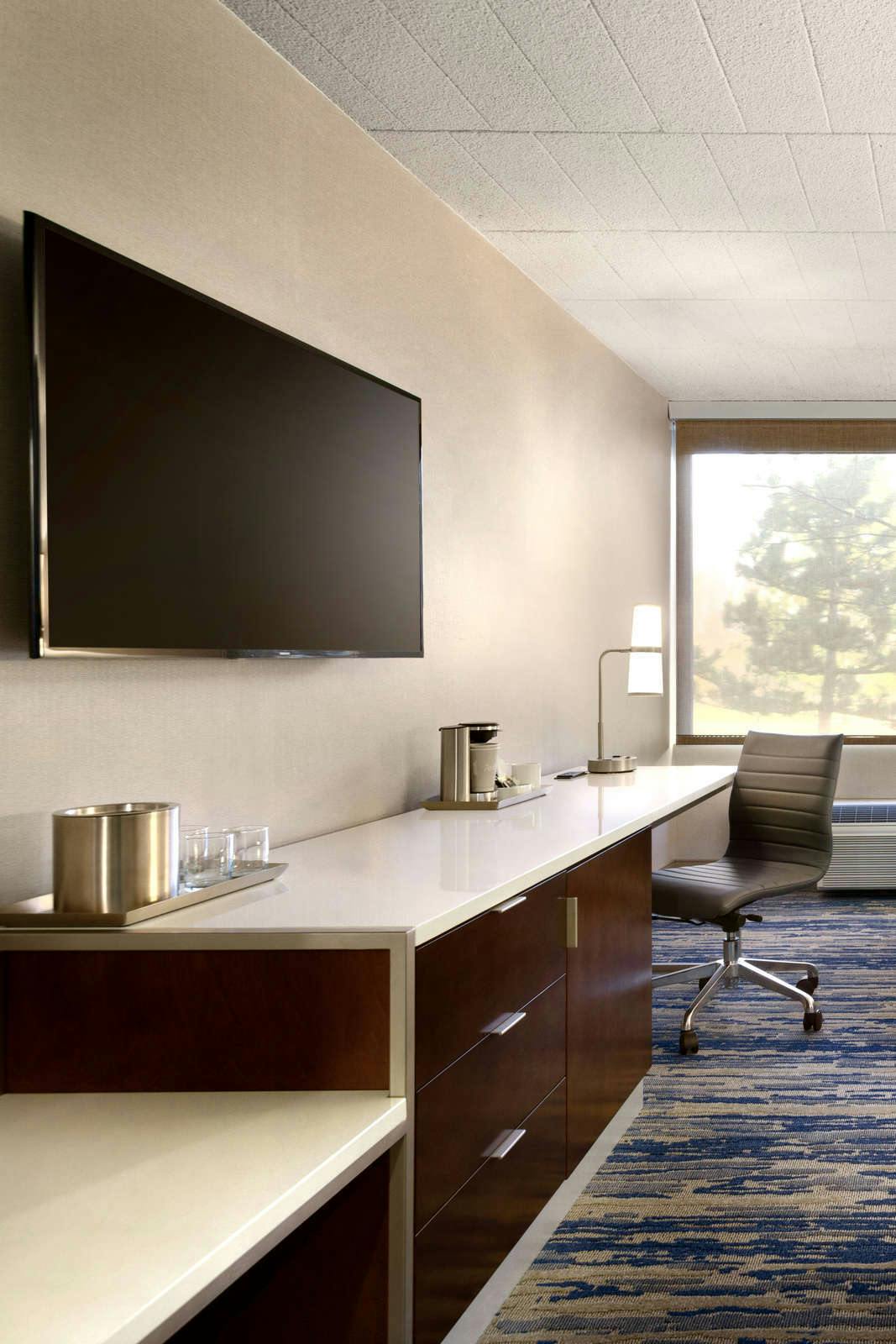 Hotel Skyline Hotel Detroit Airport photo 2