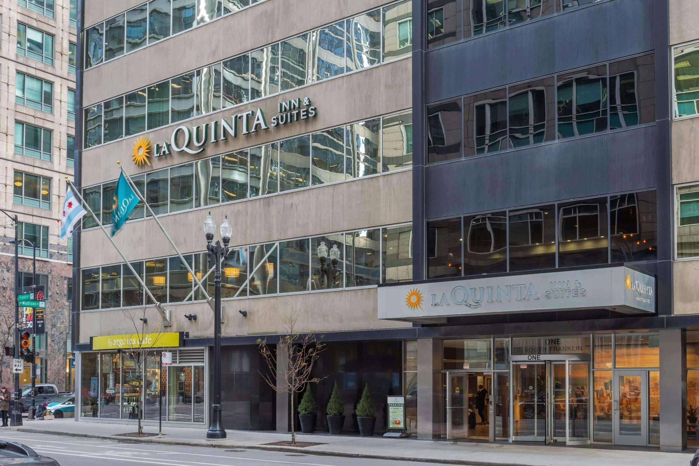 Hotel La Quinta Inn & Suites by Wyndham Chicago Downtown photo 3