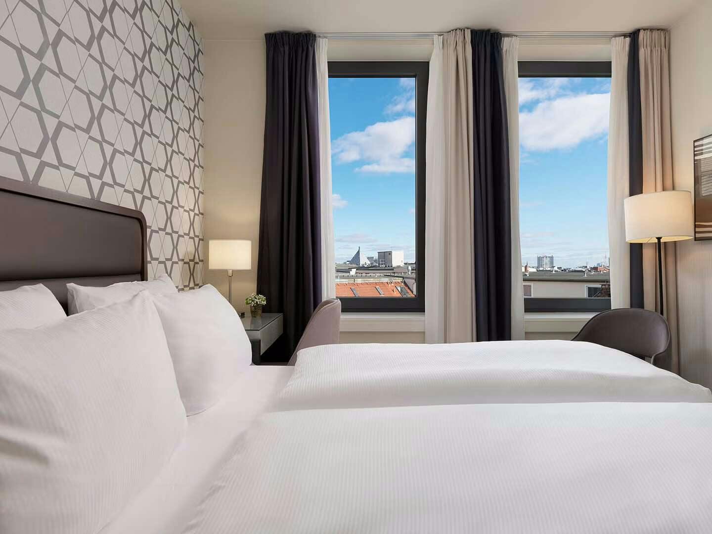 Hotel H10 Berlin Ku'damm photo 4