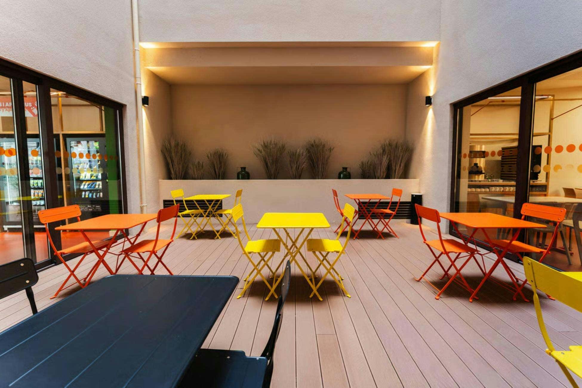 Hotel easyHotel Valencia Ciutat Vella photo 2