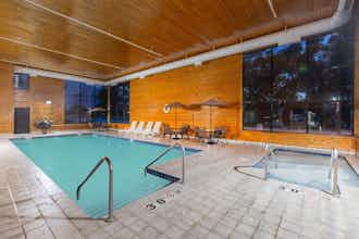 Hotel Baymont Mukwonago photo 2