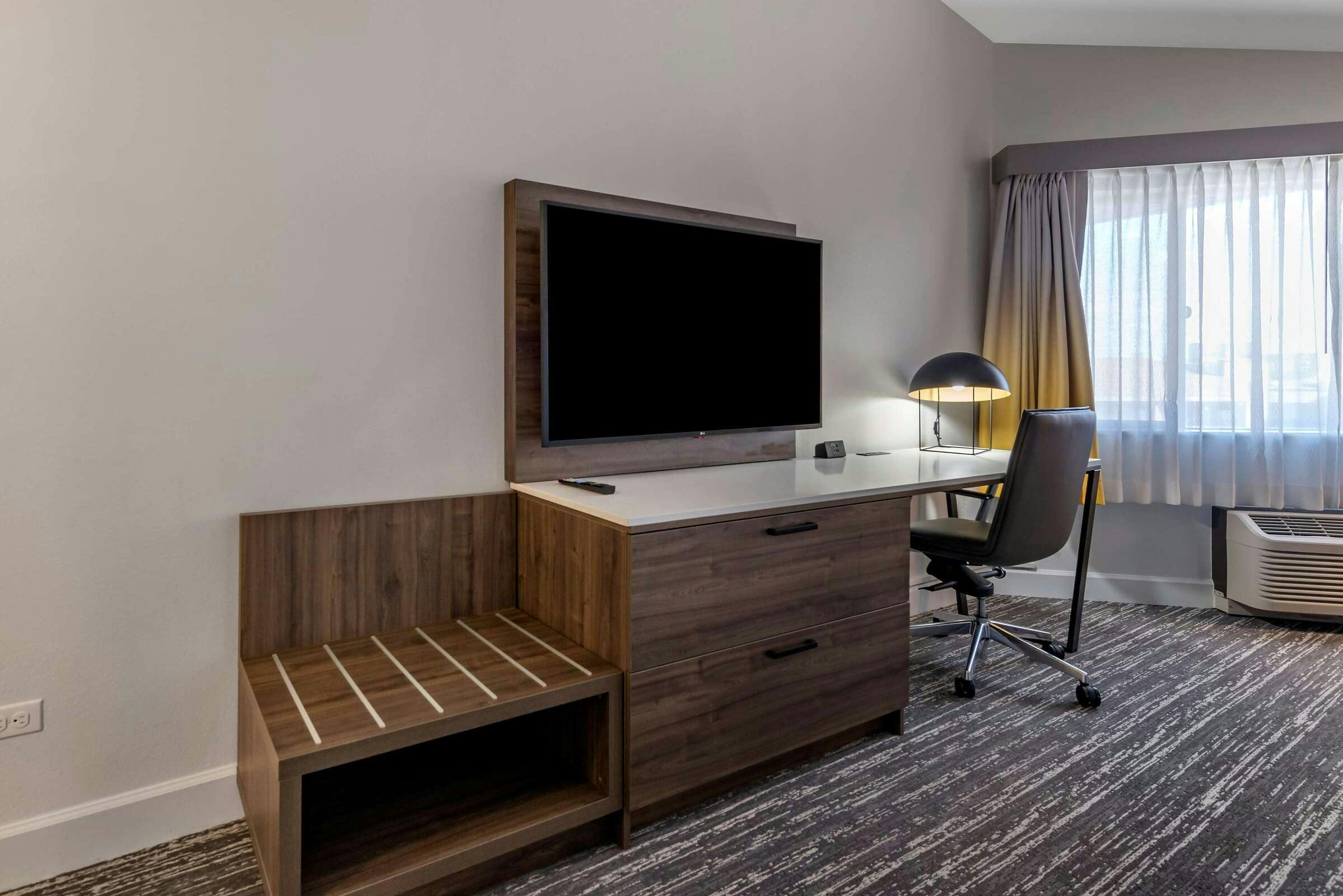 Hotel Best Western Premier Denver East photo 1
