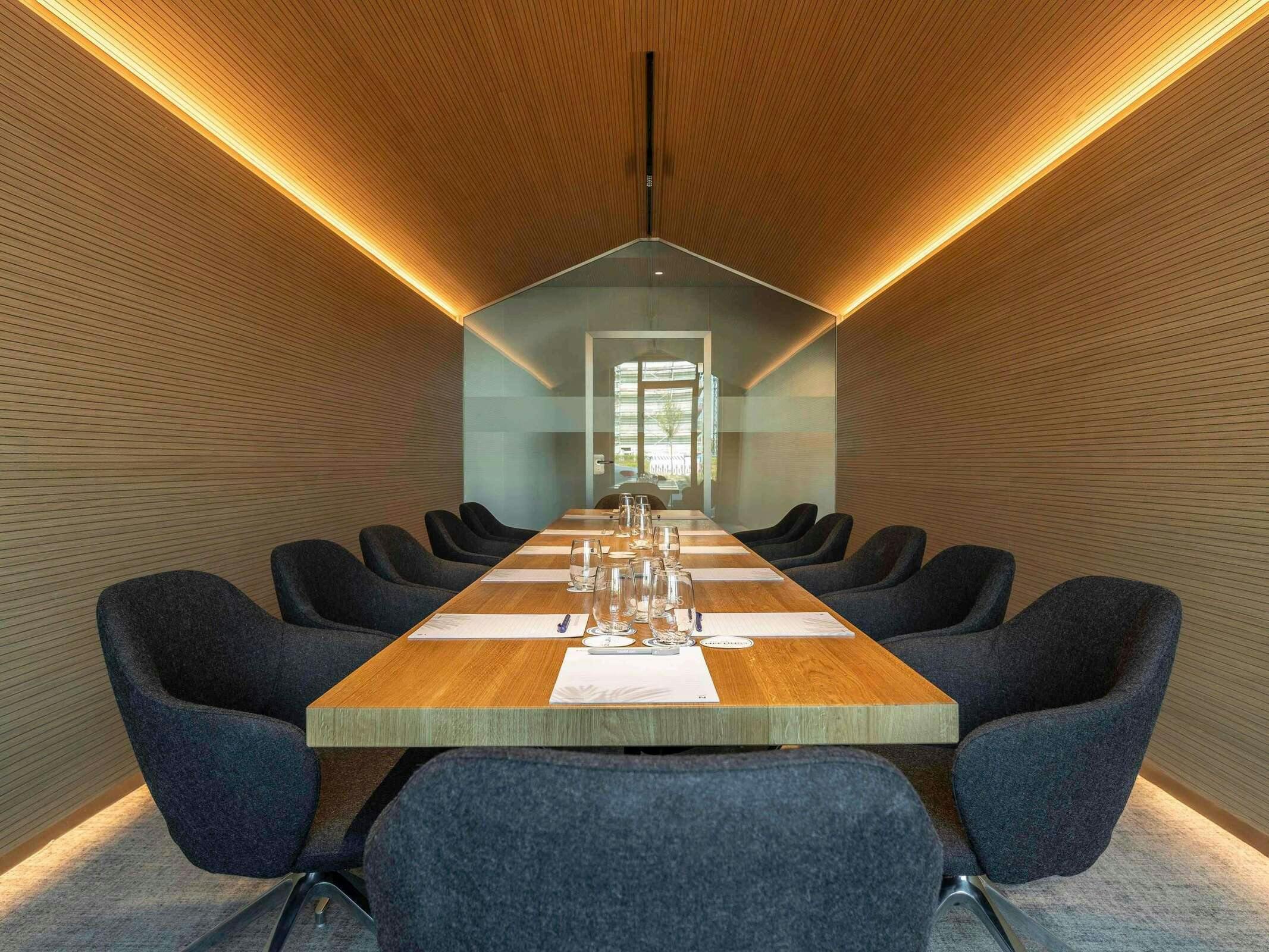 Hotel Novotel Dusseldorf Airport photo 1