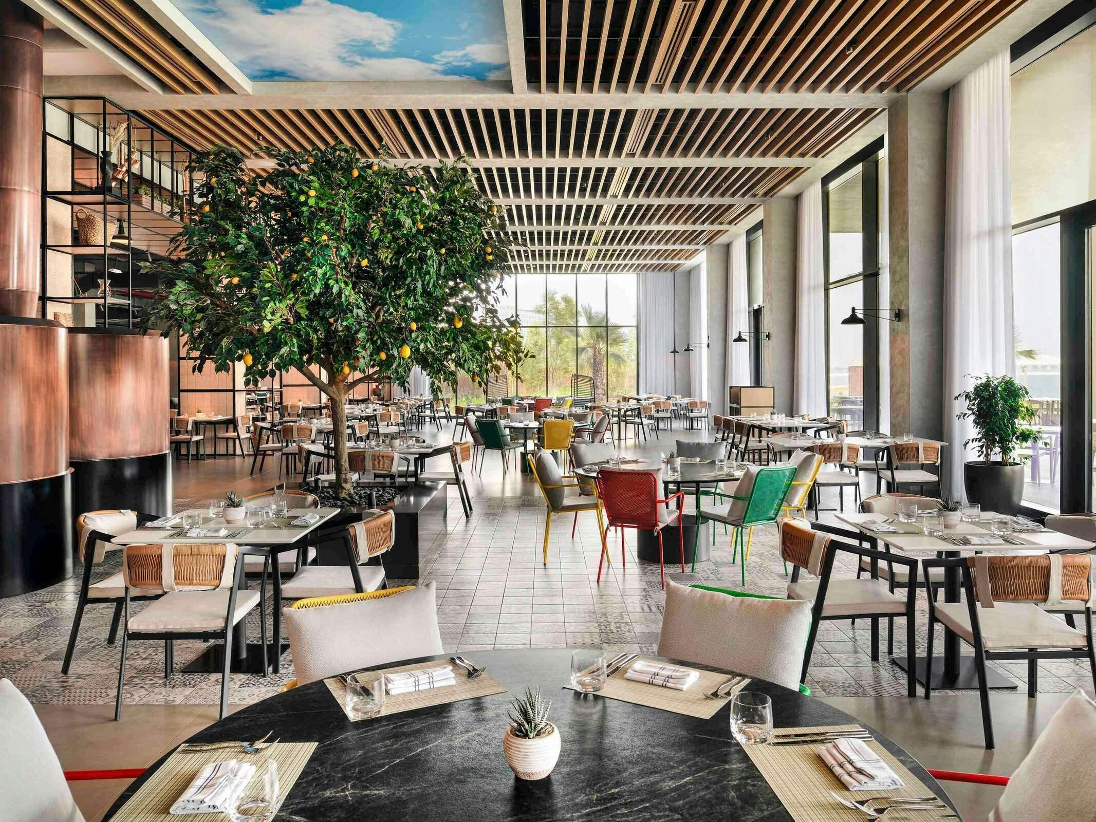 Hotel Mövenpick Resort Al Marjan Island photo 1