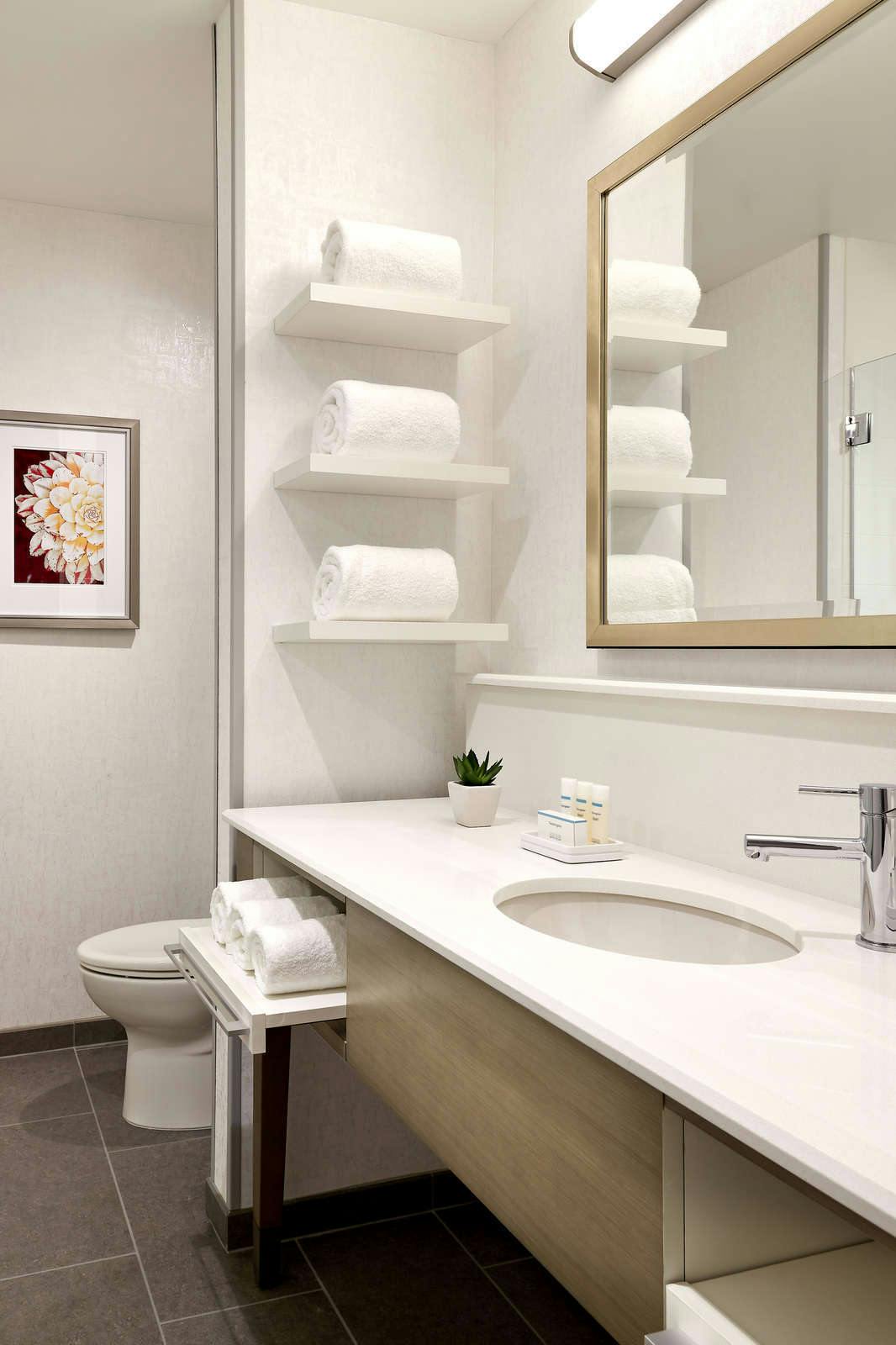 Hotel Hampton Inn Long Beach Airport photo 2