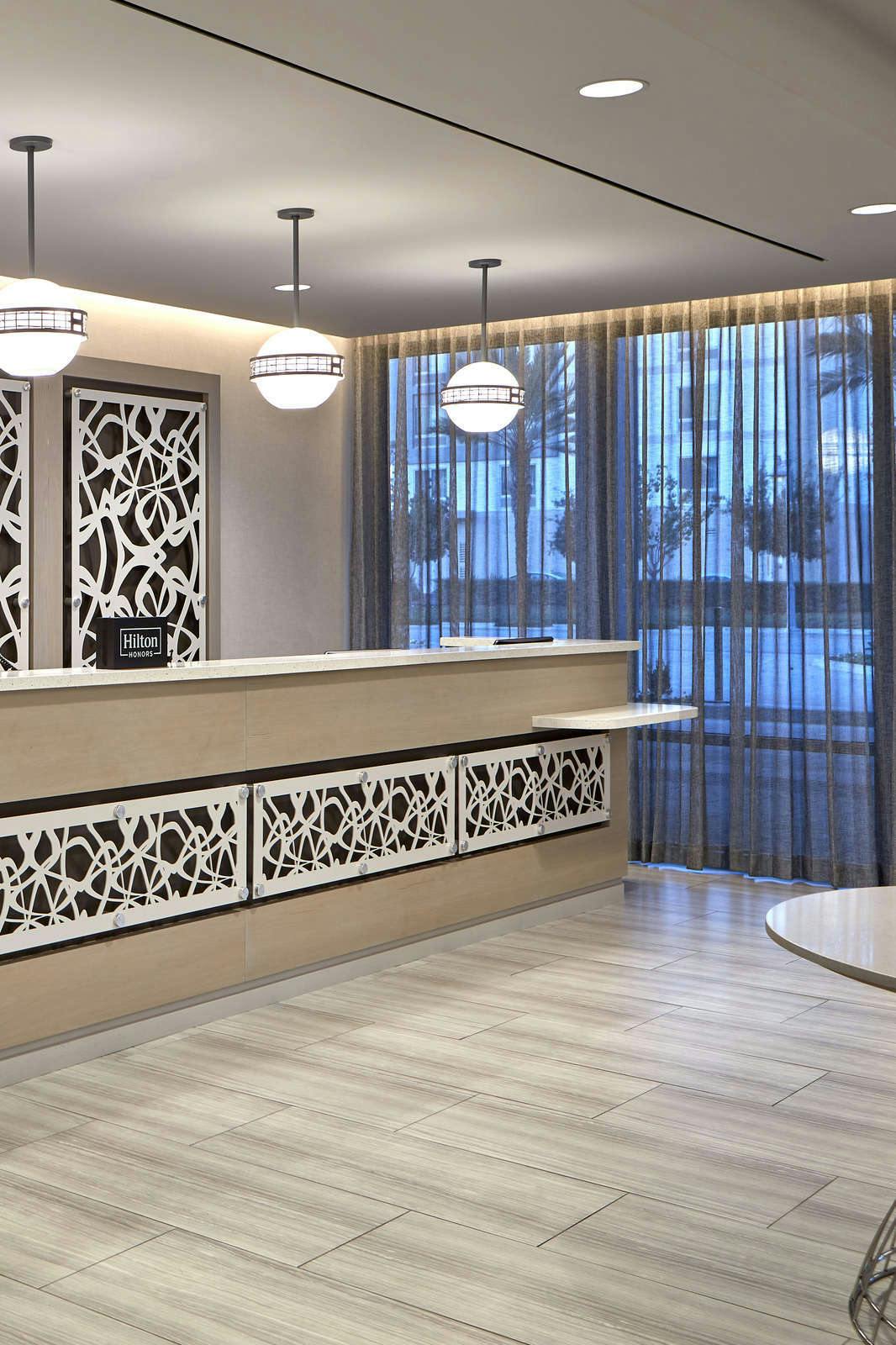 Hotel Hampton Inn Long Beach Airport photo 3