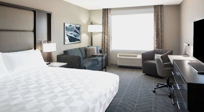 Holiday Inn Boston Logan Airport - Chelsea, an IHG Hotel