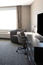 Hotel Holiday Inn Boston Logan Airport - Chelsea, an IHG Hotel photo 3