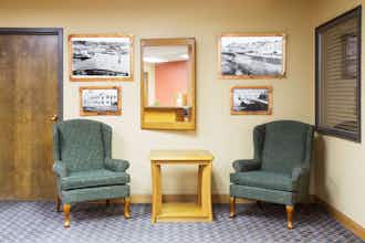 Hotel Super 8 by Wyndham Hot Springs photo 2
